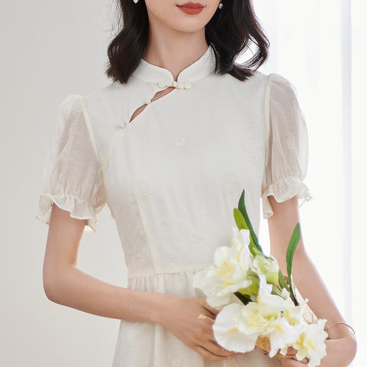 米思阳2025夏季新款新中式花边袖连衣裙绣花盘扣设计感A字裙2558 商品图4