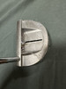 W泰勒利斯高尔夫球杆
Titleist Scotty Cameron GOLO 7推杆。
尺寸:34
最新款，半圆型，非常平衡，方向准。
原装新款握把 商品缩略图2