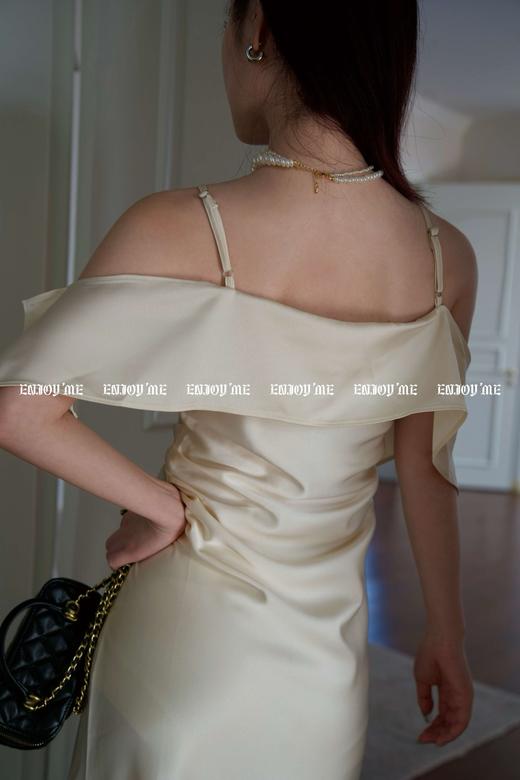 【门店同款】ENJOY夏季智性-法式一字肩连衣裙 157944667 商品图9