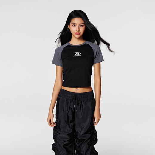 【Achock官方店】潮牌撞色拼接插肩袖短袖高街辣妹露脐短款T恤女 商品图1