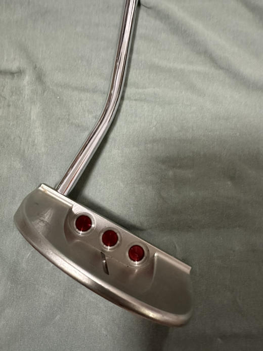 W泰勒利斯高尔夫球杆全新
Titleist Scotty Cameron GOLO 5推杆。
尺寸:35
最新款，半圆型，非常平衡，方向准。
原装新款握把 商品图2