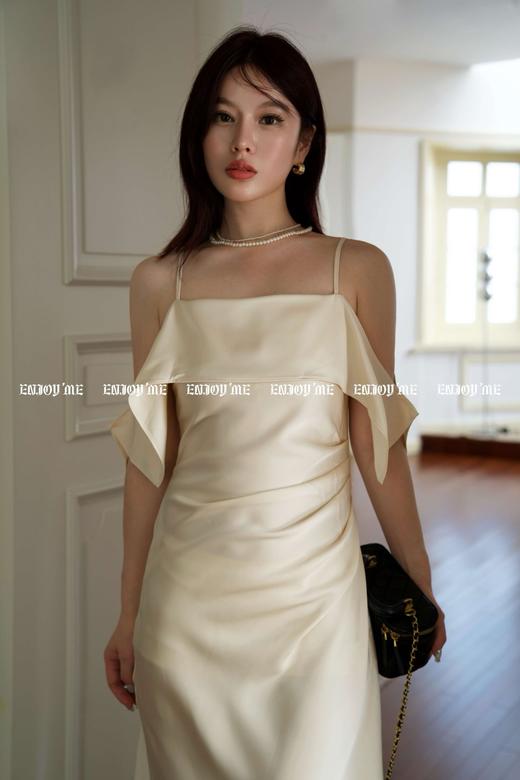 【门店同款】ENJOY夏季智性-法式一字肩连衣裙 157944667 商品图4