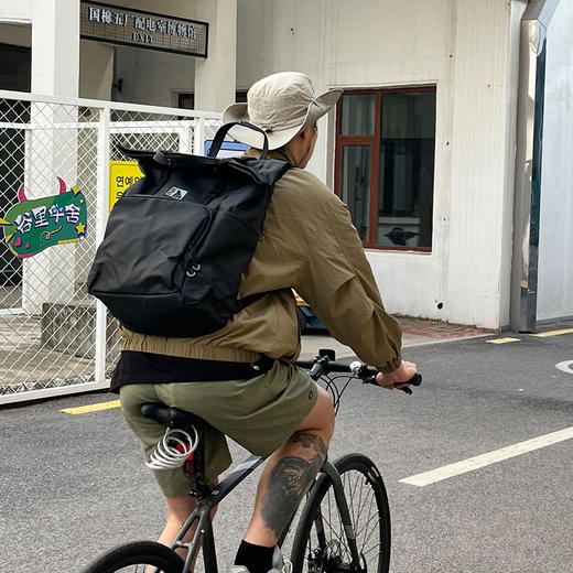 INUK WANDER 山系卷口背包 商品图4