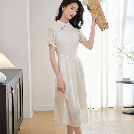 米思阳2025夏季新款新中式花边袖连衣裙绣花盘扣设计感A字裙2558 商品图1