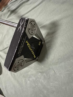 W泰勒利斯高尔夫球杆
Titleist Scotty Cameron 2022 X6推杆。
尺寸:33
最新款，冠军JT 同款，非常平衡，方向准。
原装新款握把