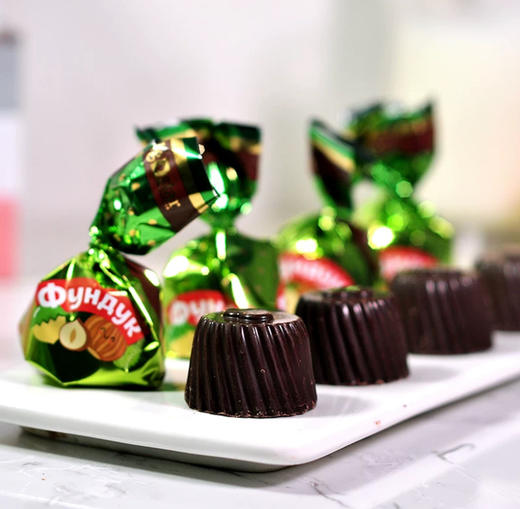 俄罗斯巧力莲牌整粒榛仁夹心巧克力-500g 商品图3