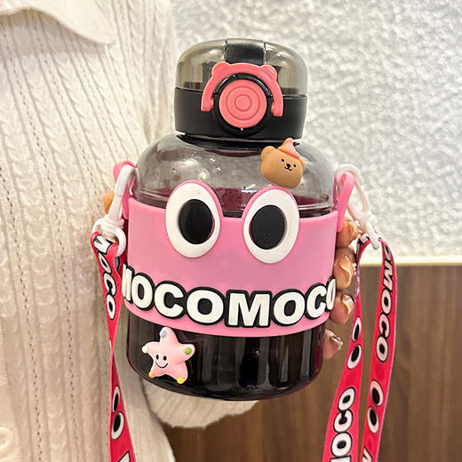 【一起  "快乐 "哈水！大眼萌趣饮用杯】健康安全材质，高颜值可背可拎，780ML大容量，多重锁水密封不漏，大容量顿顿大肚杯，儿童萌趣吸管杯L 商品图5