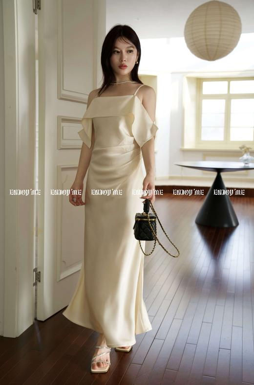 【门店同款】ENJOY夏季智性-法式一字肩连衣裙 157944667 商品图3