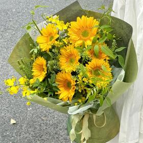 一举夺魁向日葵花束送朋友毕业季花束