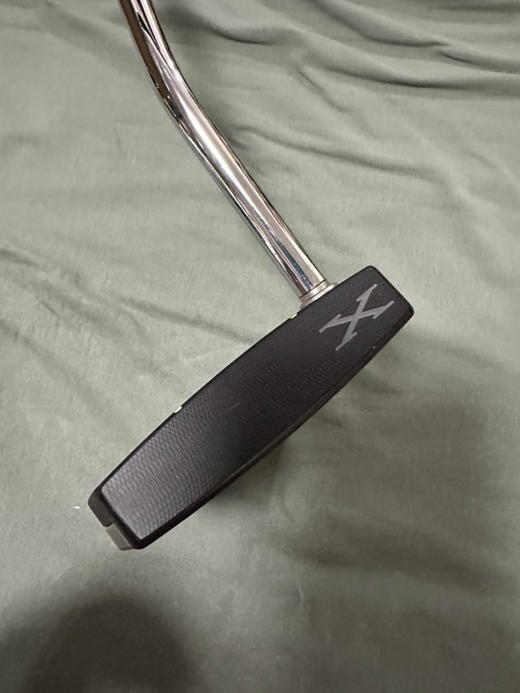 W泰勒利斯高尔夫球杆
Titleist Scotty Cameron 2022 X8推杆。
尺寸:33
最新款，冠军JT 同款，非常平衡，方向准。
原装新款握把 商品图1