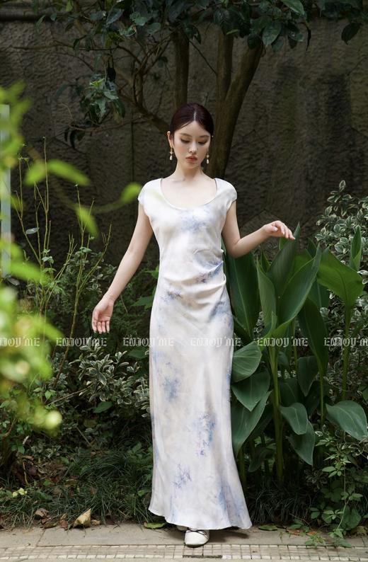 【门店同款】ENJOY夏季云敛-步步“升”花褶皱旗袍 158044599 商品图0