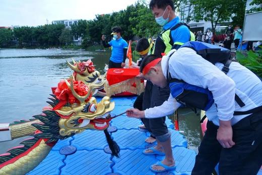 6.19/6.20端午仪式感爆棚！ 亲子龙舟赛！深度体验龙舟习俗，点睛仪式、划龙舟比赛、包粽子、龙舟DIY……和娃一起赛龙舟赢勋章，过仪式感超足的端午节，端午就要赛龙舟！ 商品图5