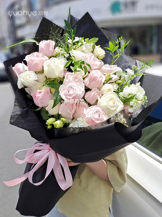 【如约而至】粉玫瑰混搭花束 商品图0