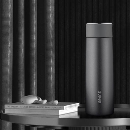 苏泊尔（SUPOR）智晓保温杯高真空铜芯保温保冷316L不锈钢LED屏显杯身钢琴烤漆工艺 KC43HW10晶石黑430ML 商品图0