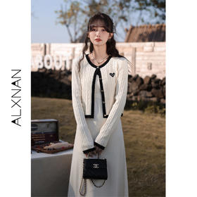 鹿向南《香香女孩》法式针织开衫连衣裙2023新款裙子女LXN27975