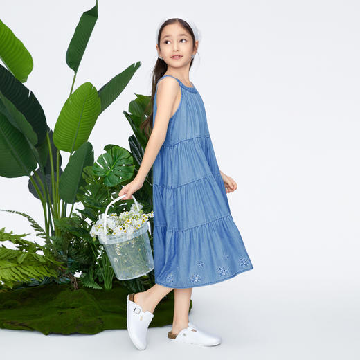 安奈儿女童天丝薄款牛仔无袖连衣裙	ag423812 商品图0