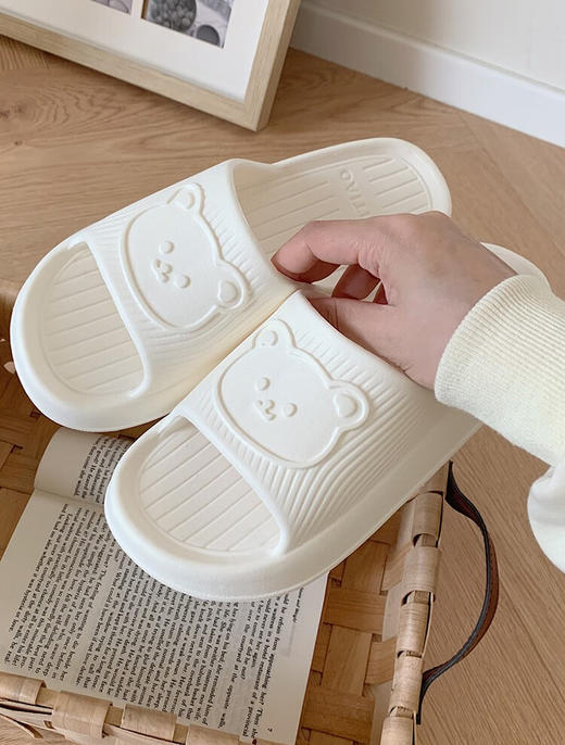 软萌可爱小熊拖鞋男女室内居家防滑踩屎感情侣夏季夏凉拖鞋 商品图0