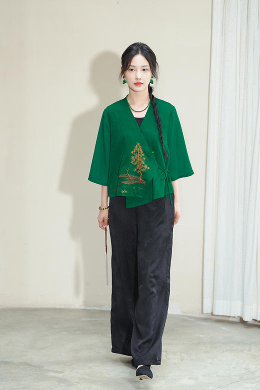 逸红颜明月优选 #『林语』传统改良汉服新中式上衣，显瘦百搭春夏必备，面料超舒服凉快 商品图8