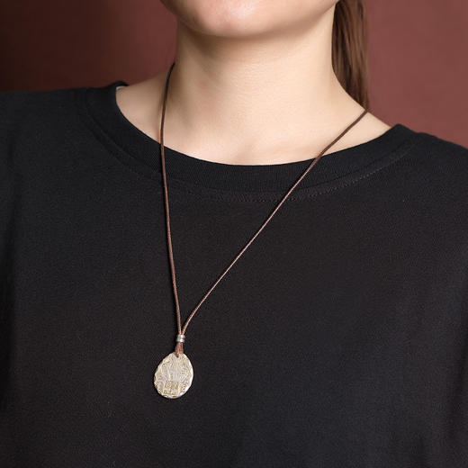 S999足银镀金复古描金平安喜乐唐草纹无事牌带绳吊坠CW 商品图3