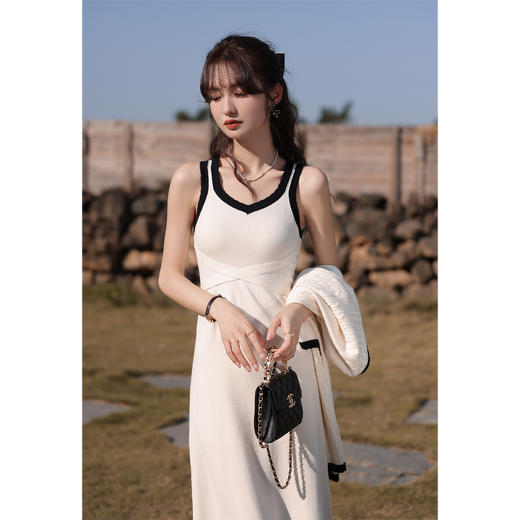 鹿向南《香香女孩》法式针织开衫连衣裙2023新款裙子女LXN27975 商品图2