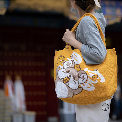 万物三千 | 吐宝鼠聚财单肩包 商品图0