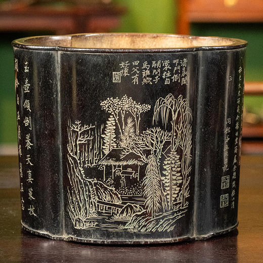 清 王文治款紫檀阴刻山水诗文海棠形笔筒 商品图0