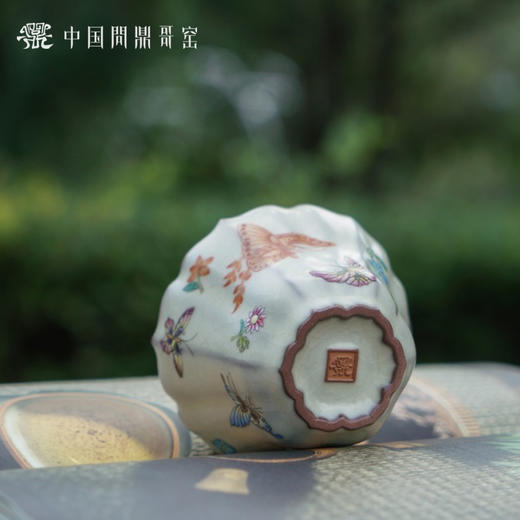 问鼎哥窑致巧款瓜棱杯（花开蝶舞）（缺货） 商品图3