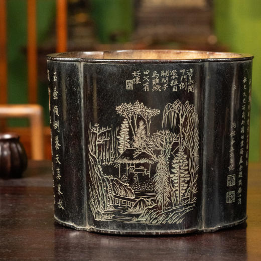 清 王文治款紫檀阴刻山水诗文海棠形笔筒 商品图1
