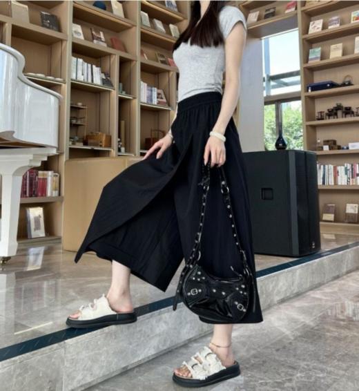 🛒【全国包邮】小众设计感！！机能风半身裙裤:✅A字形设计，超级显瘦，藏肉能力max🌸 商品图2