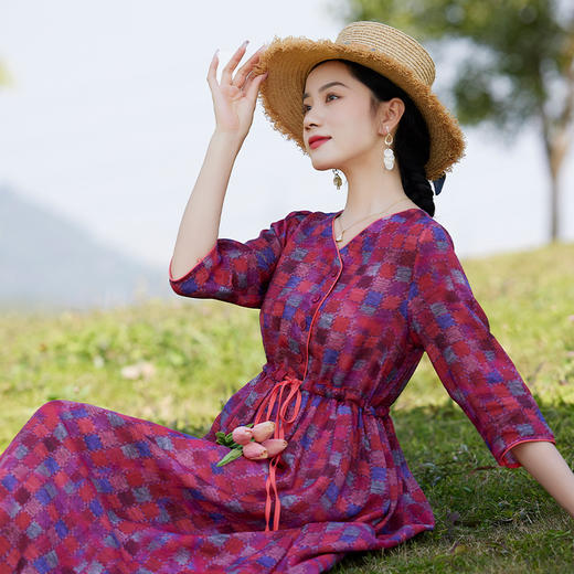 苎麻连衣裙格子印花V领盘扣显瘦大码系带裙TT96123 商品图0