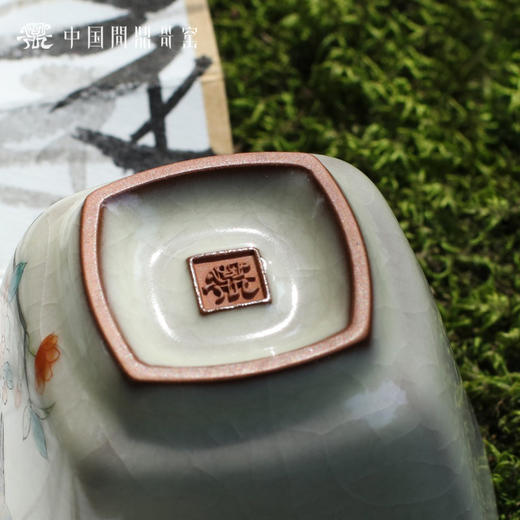 问鼎哥窑致巧款方潭杯（春红飞莺） 商品图4