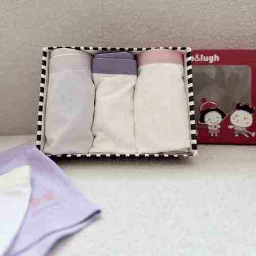 【3～7天发货】撤柜福利！买一送一‼️到手两盒【阿路和如儿童内裤男女童盲盒】专柜💰299元/盒，男女宝的都有，母婴A类，50s的棉+莫+氨组合，40支甲壳素（天然抗菌）! 5A级抗菌～高端母婴，内裤 商品图1