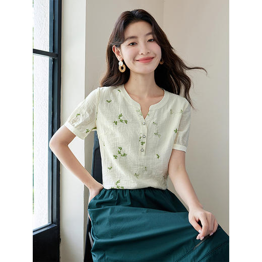 【专属特价】熙世界天丝刺绣衬衫短袖2025夏季新款宽松清新文艺洋气小衫上衣 商品图1