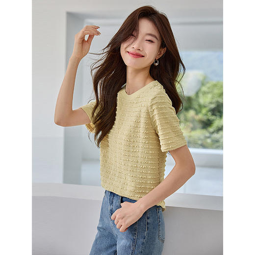 【专属特价】熙世界重工肌理感针织短袖女T恤宽松显瘦圆领正肩上衣2025夏款 商品图0