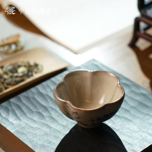 问鼎哥窑致巧款凌霜杯（莺舞梅香）（缺货） 商品图1