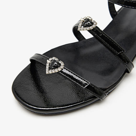 西遇平底凉鞋女新款夏季爱心水钻凉拖鞋黑色一字带时装凉鞋D1546733 商品图5