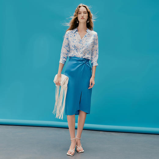 EITIE爱特爱夏款新品V领显瘦印花衬衣7409111 商品图1