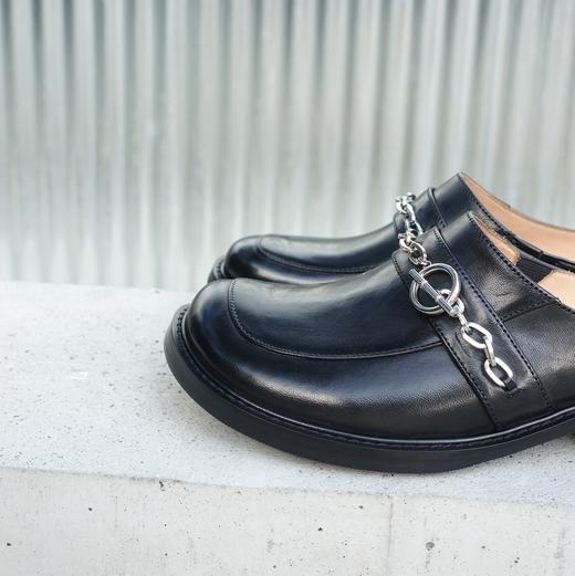 BIUCILI 「雅痞」原创非对称水洗马皮中跟女俏皮包头拖鞋穆勒半拖 商品图3