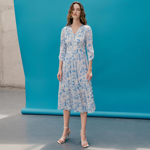 EITIE爱特爱夏款新品V领显瘦高腰印花连衣裙7407157 商品图1