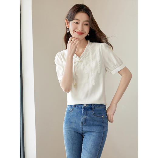 【专属特价】熙世界木耳边V领新中式衬衣短袖夏季国风流苏盘扣白色衬衫上衣 商品图2