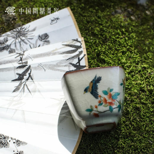 问鼎哥窑致巧款方潭杯（春红飞莺） 商品图1