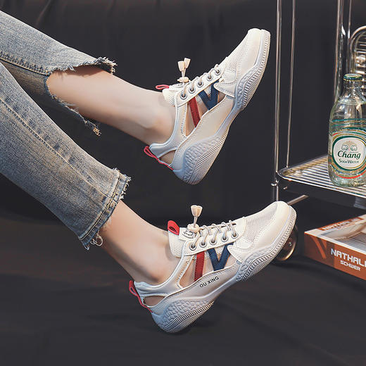 【ins风 轻盈镂空休闲鞋】透气网布鞋面拼色镂空设计、柔软不闷不磨脚不累脚、舒适百搭防滑增高、轻盈耐磨颜值高 商品图1