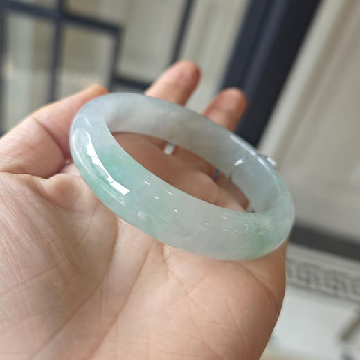 清透雅致翡翠玉镯56# 商品图3
