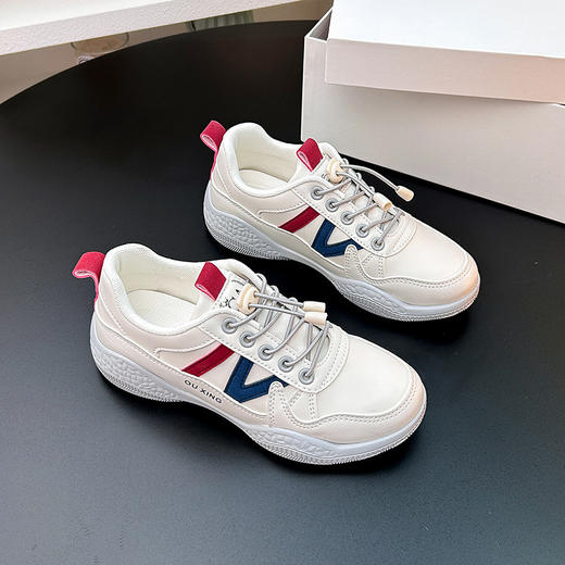 【ins风 轻盈镂空休闲鞋】透气网布鞋面拼色镂空设计、柔软不闷不磨脚不累脚、舒适百搭防滑增高、轻盈耐磨颜值高 商品图7