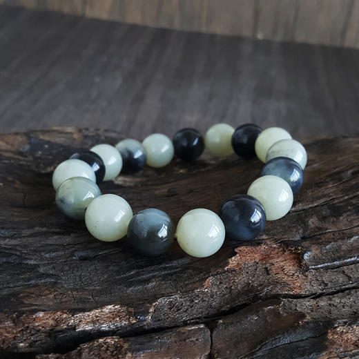 【天然正品】天然新疆料约13MM青花和青白玉和田玉圆珠手串现售价：1080！特价 230524NJ12 商品图2