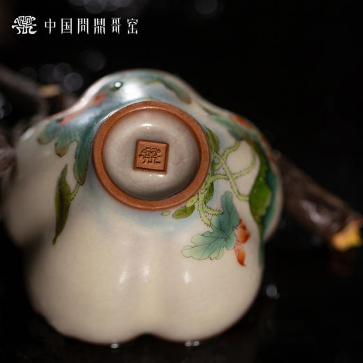 问鼎哥窑致巧款凌霜杯（莲蓬翠鸟） 商品图3