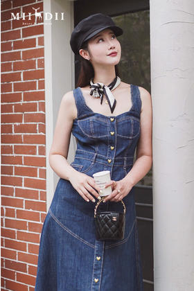 一条复古牛仔裙，一场没有目的地的city walk