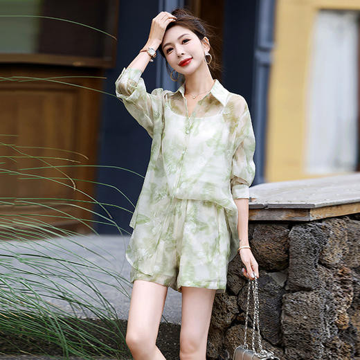 今年流行漂亮防晒衬衫两件套，洋气显瘦减龄短裤套装HR-ASLZ678 商品图3