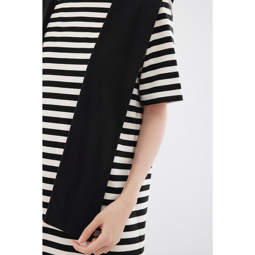 【严选】诗凡黎黑白条纹连帽披肩连衣裙2024夏新款显瘦洋气减龄T恤裙SF6391661 商品图3