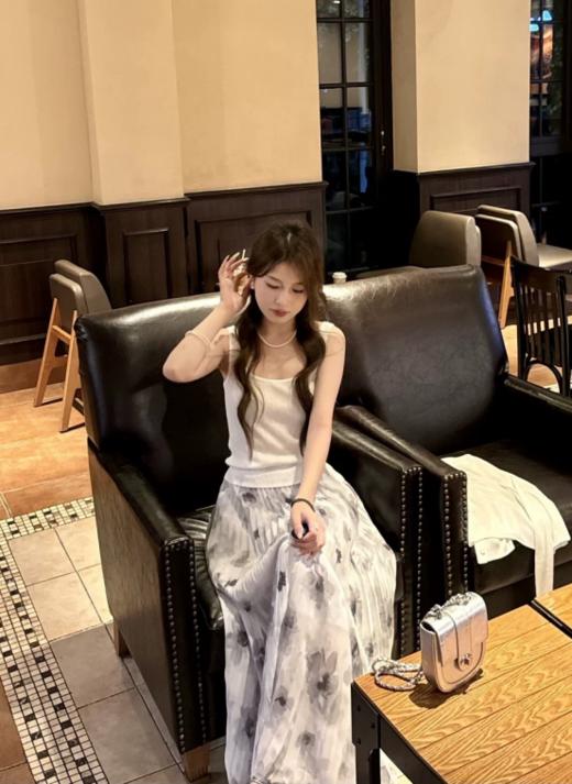 🎈【全国包邮】张贝贝同款水墨画褶皱半身裙：❗❗❗万能穿搭的A字版型，掐出细腰，盖住肉腿褶皱感绝了 😁 商品图6